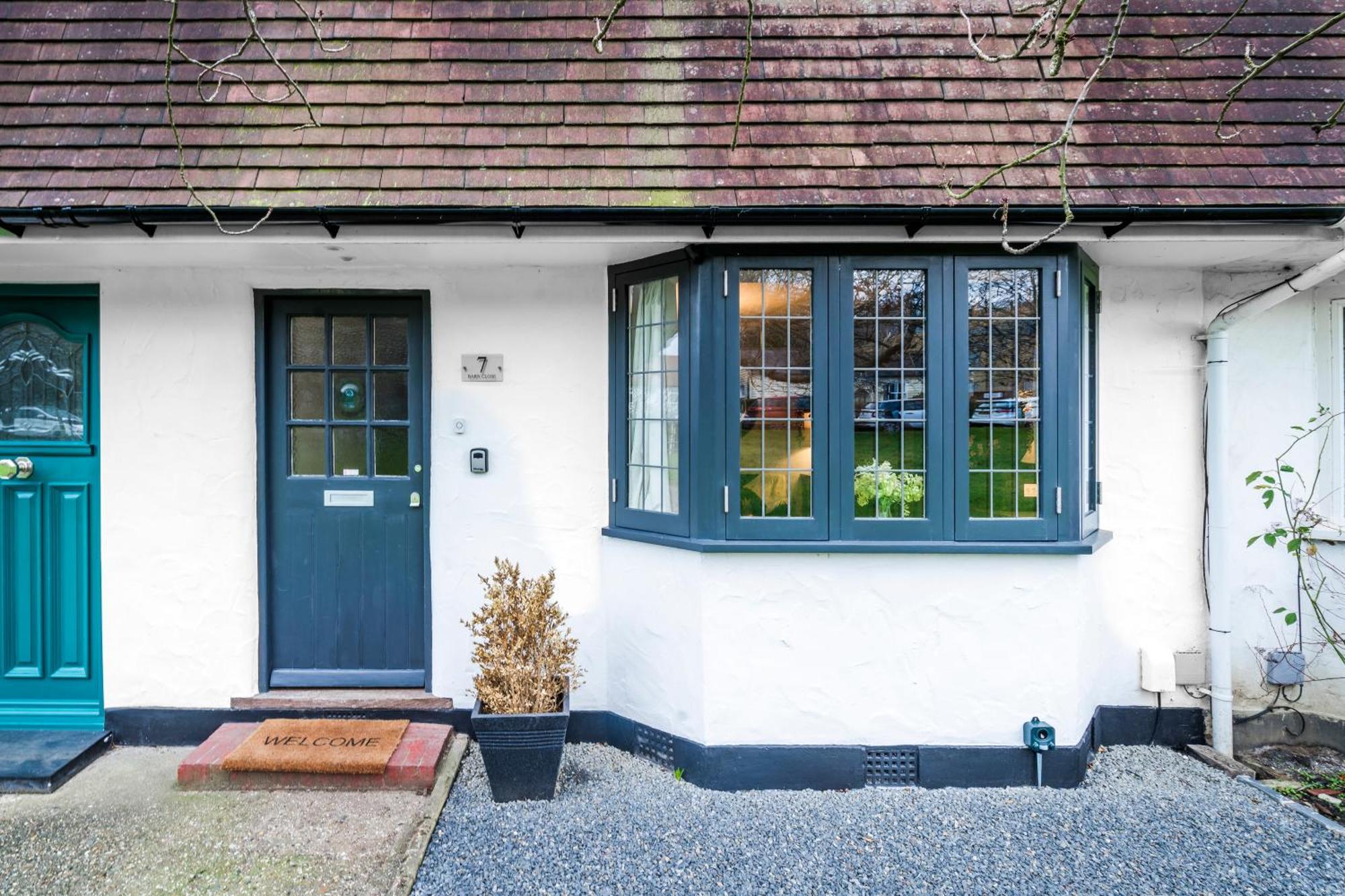Cozy 3 Bedroom Terrace Cottage In Epsom Exterior foto