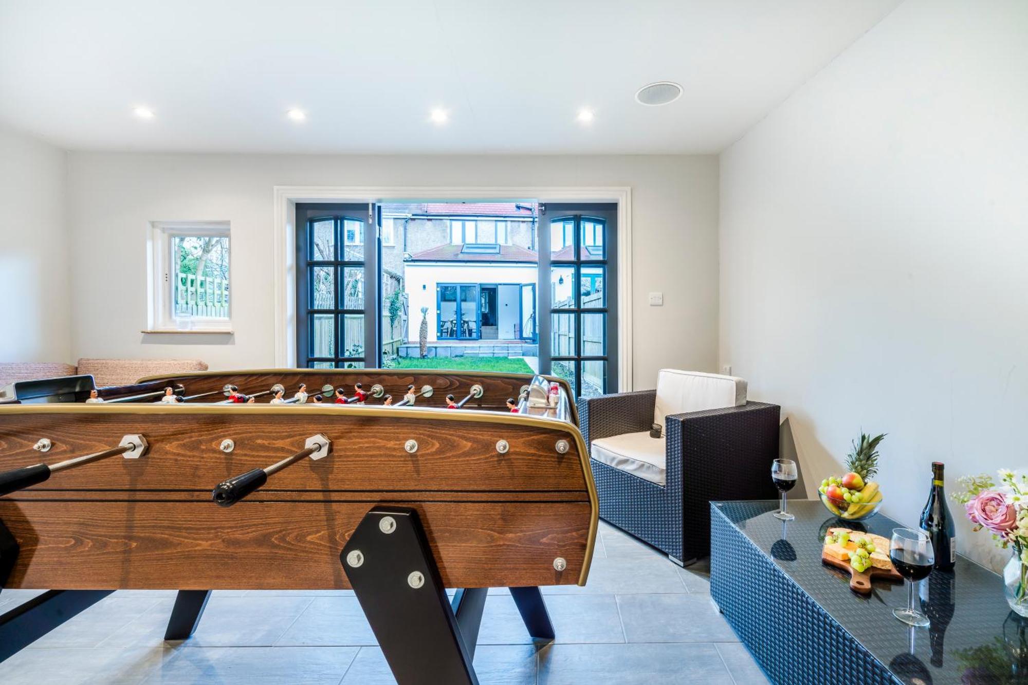 Cozy 3 Bedroom Terrace Cottage In Epsom Exterior foto