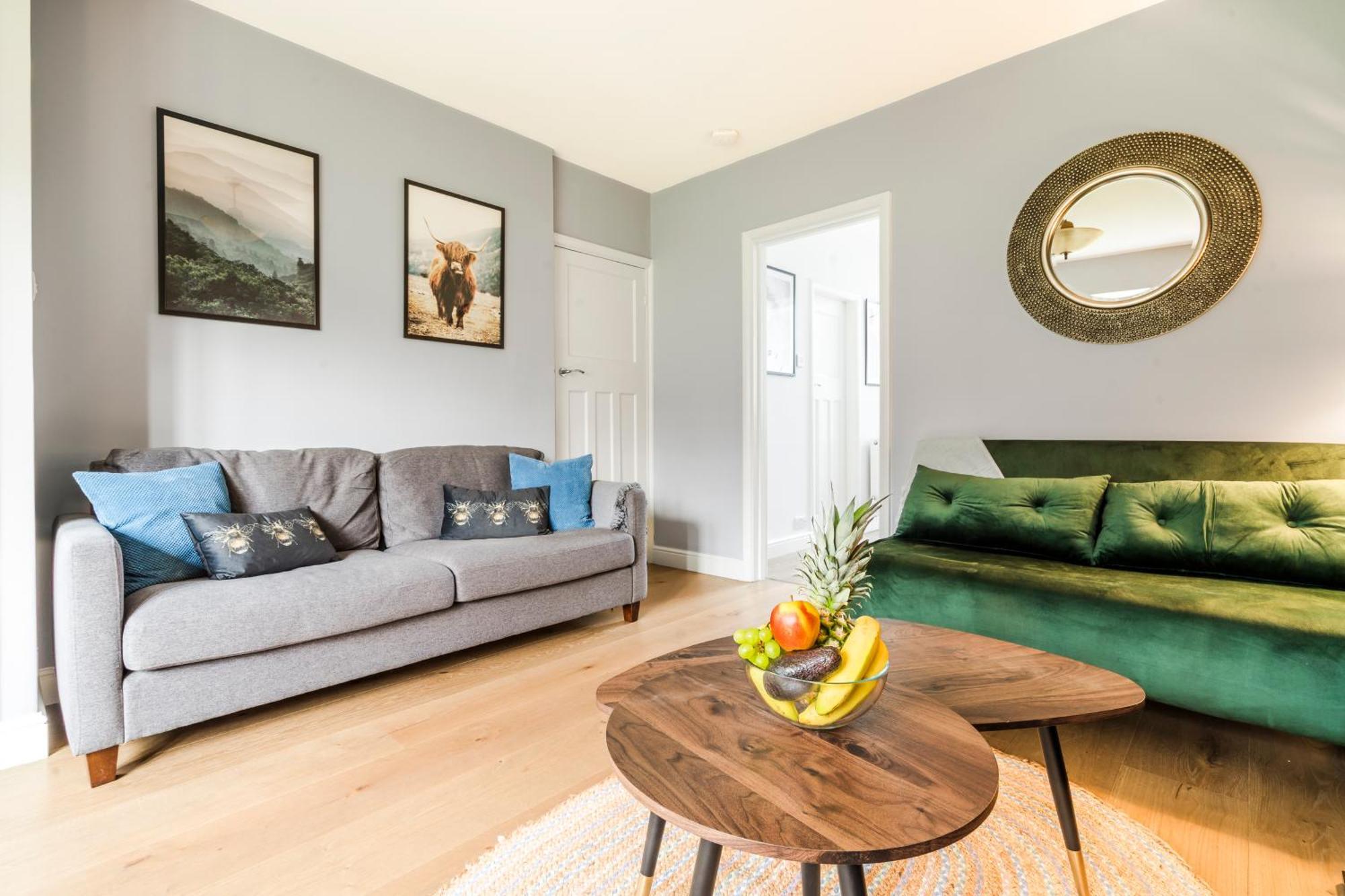 Cozy 3 Bedroom Terrace Cottage In Epsom Exterior foto